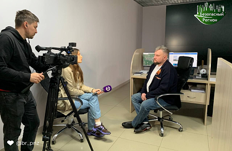 Наши коллеги в кадре «Экспресса»: телеканал снял сюжет об аналитике «Безопасного региона», участнике программы «Герои Пензенского края» Евгении Подлесных